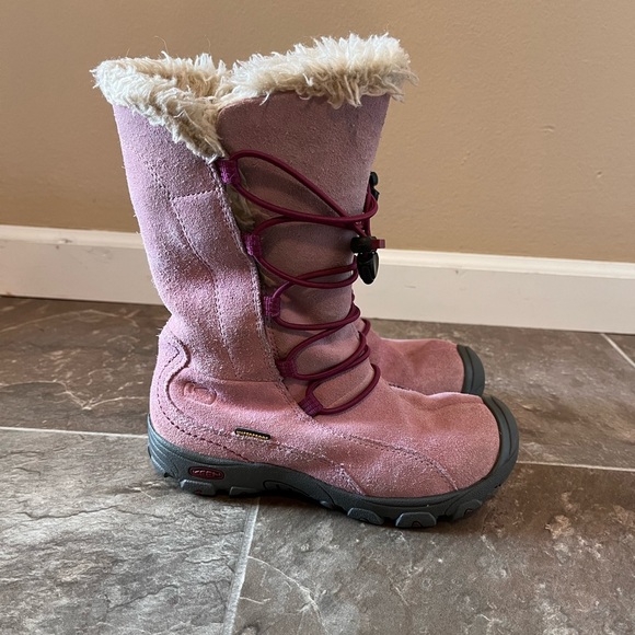 Keen Shoes | Keen Girls Sz 13 Little Kids Pink Suede Winter Boots Fur Lined Drawstring | Color: Pink | Size: 13g | Ashleyfranks92's Closet
